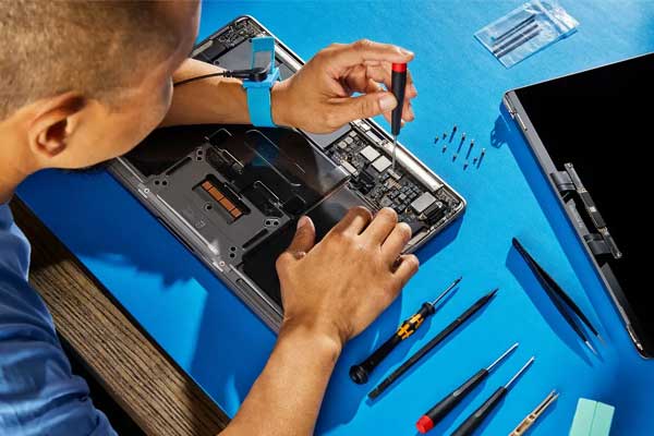 Làm thợ sửa iPhone ở đây sướng như tiên: Tải hộ ứng dụng cũng có tiền, được săn đón như người nổi tiếng-1