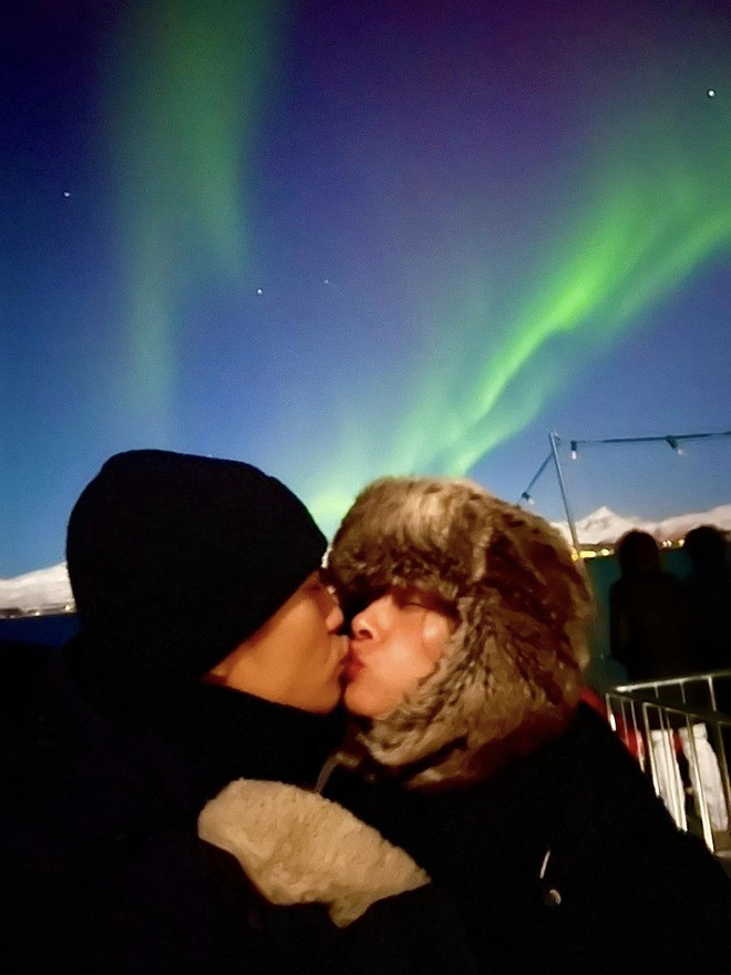 Nữ diễn viên Việt đình đám gửi tâm thư cho chồng kém 11 tuổi: Cố lên chồng nhé... chỉ cần có nhau là được-3