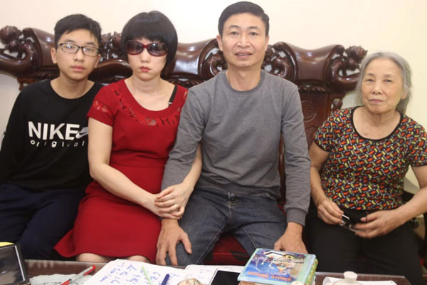 Chàng trai chưa nắm tay ai phải lòng cô nhân viên văn phòng nhưng bị từ chối-3