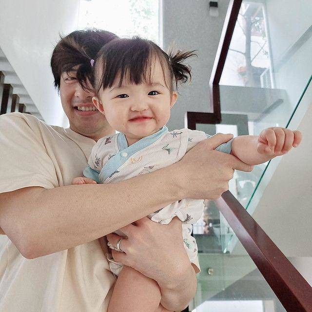 Phương Oanh khoe cảnh bỉm sữa, ai cũng chú ý chi tiết ở cặp sinh đôi liên quan đến Shark Bình-6