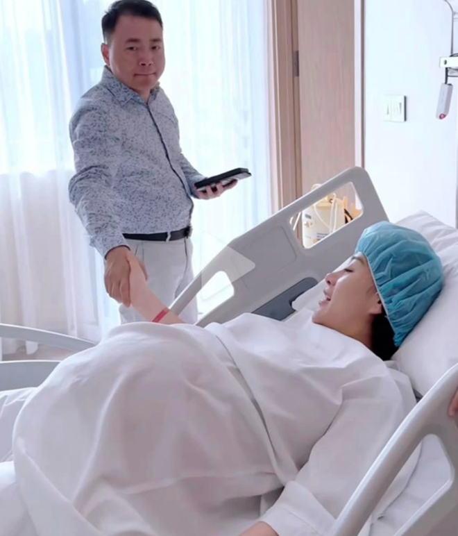 Phương Oanh khoe ảnh bồng bế cặp song sinh, nhan sắc mẹ bỉm nghiện con gây chú ý-7