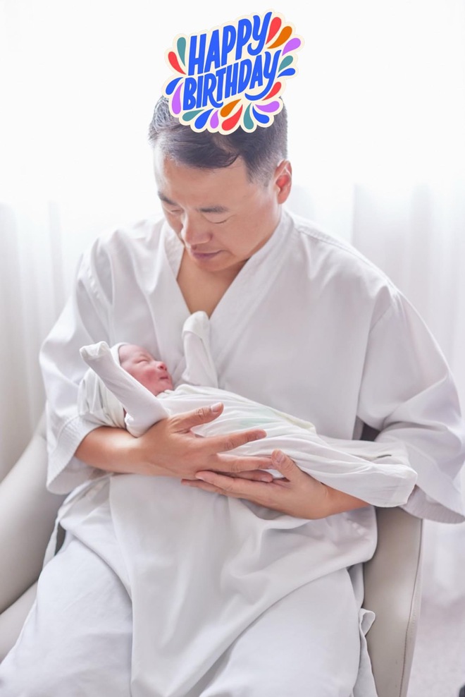 Phương Oanh khoe ảnh bồng bế cặp song sinh, nhan sắc mẹ bỉm nghiện con gây chú ý-3