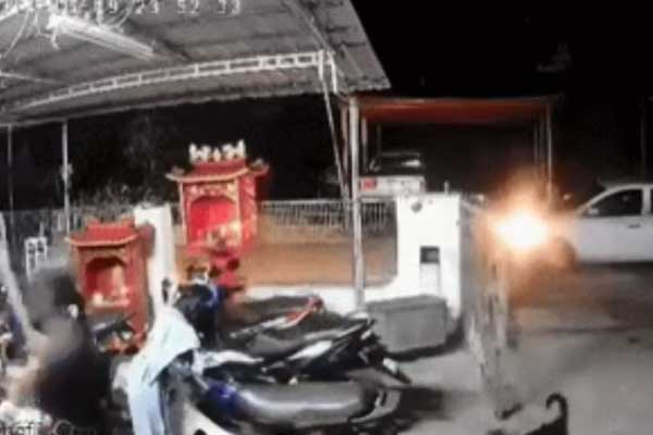 Đi cướp gặp đúng nữ võ sĩ, người đàn ông bị đánh tới tấp-1