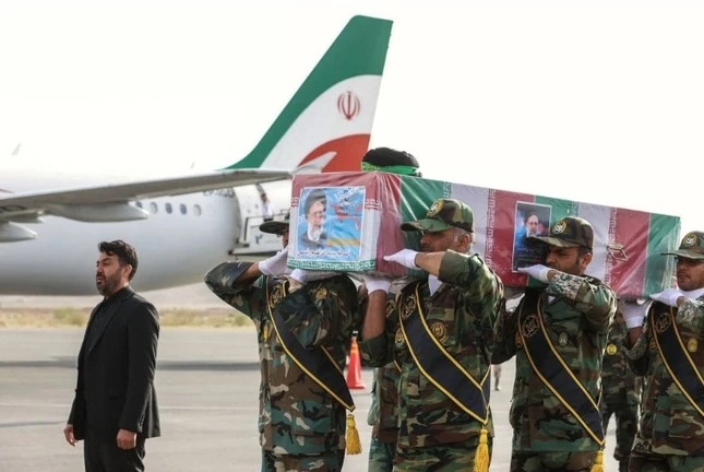 Hé lộ hậu trường 17 giờ hỗn loạn sau vụ rơi trực thăng chở Tổng thống Iran-1
