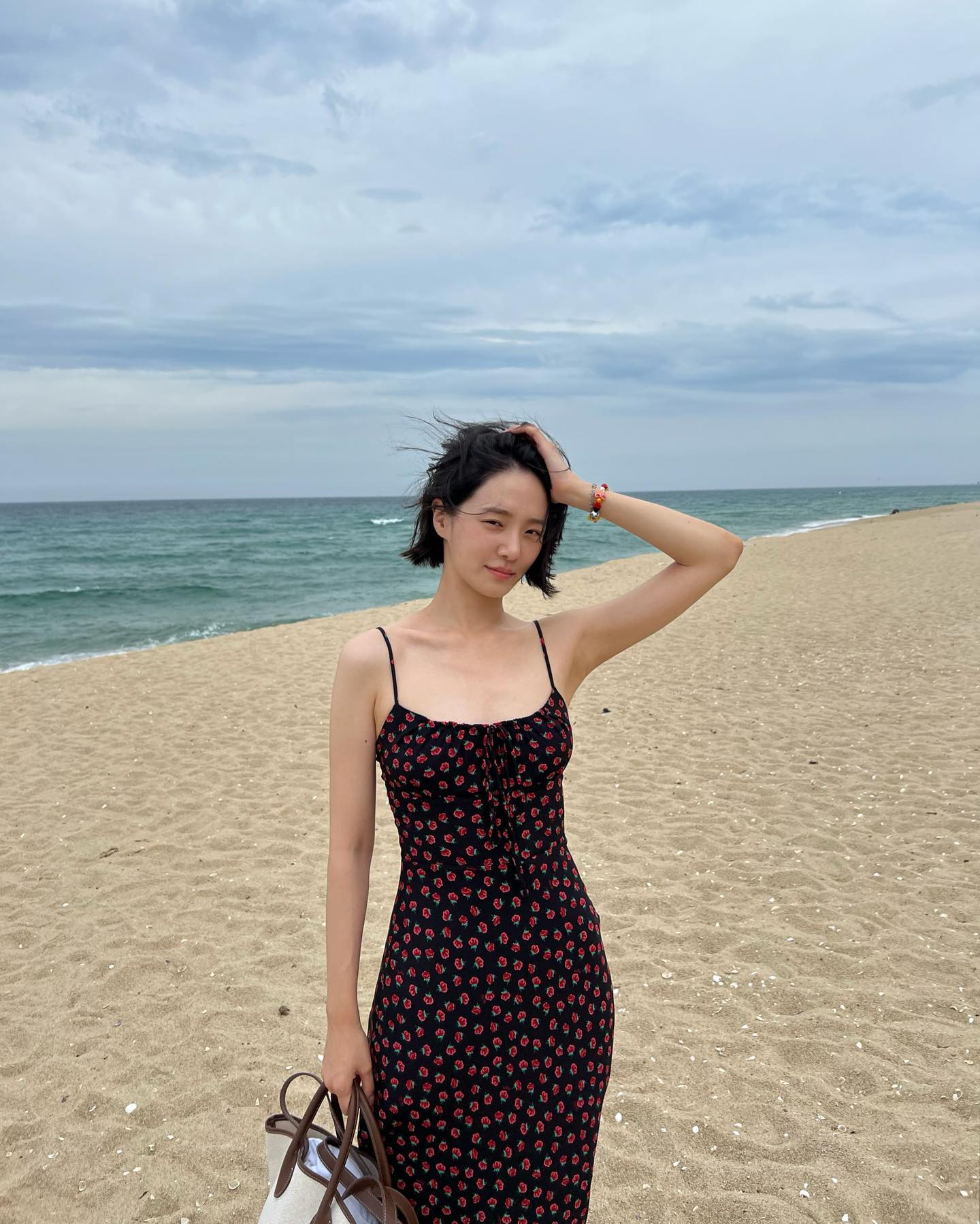 5 nữ diễn viên Hàn Quốc có phong cách mùa hè sành điệu, ngắm là mặc đẹp mỗi ngày-15