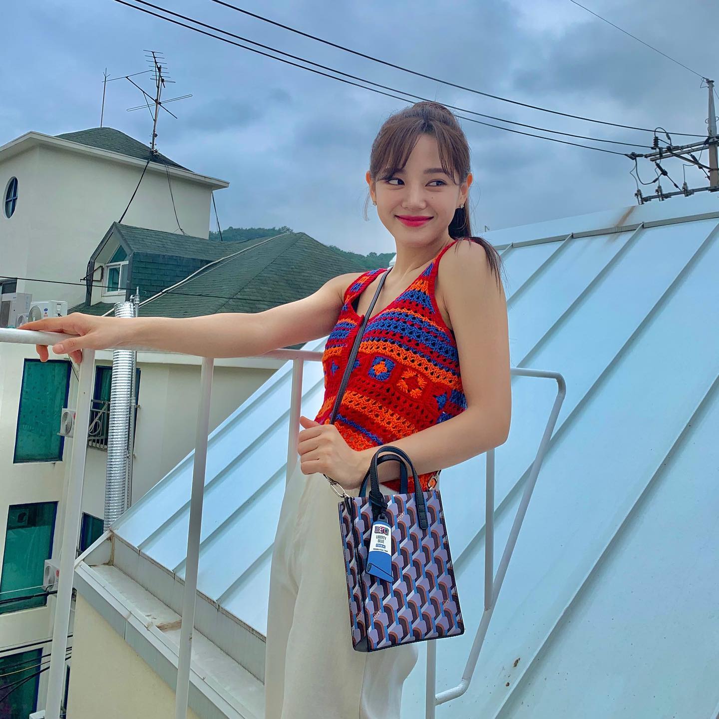 5 nữ diễn viên Hàn Quốc có phong cách mùa hè sành điệu, ngắm là mặc đẹp mỗi ngày-19