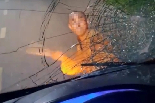 Người đàn ông bị bố đẻ đâm trọng thương, chị dâu lên viện chăm em cũng gặp nạn tử vong-2