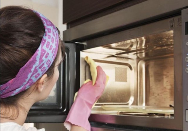 Lò vi sóng dùng xong nên rút điện hay vẫn cắm điện? Thì ra bấy lâu rất nhiều người làm sai-6