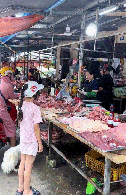 Nhỏ xíu đã có tài nấu ăn, bé gái Lạng Sơn sở hữu clip triệu view nhờ những món ngon truyền thống gia đình Việt-5