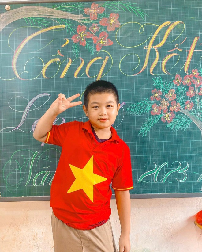 Giáo viên khoe tài trang trí bảng đẹp như tranh vẽ gây bão mạng-11