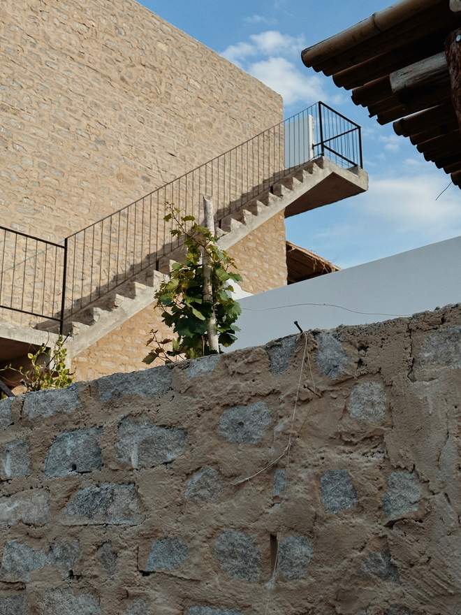 Căn nhà độc lạ của cặp nghệ sĩ vừa bị VTV cắt sóng do xung đột, khóc lóc trên livestream-7