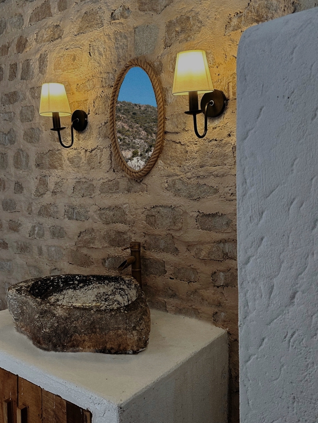 Căn nhà độc lạ của cặp nghệ sĩ vừa bị VTV cắt sóng do xung đột, khóc lóc trên livestream-24