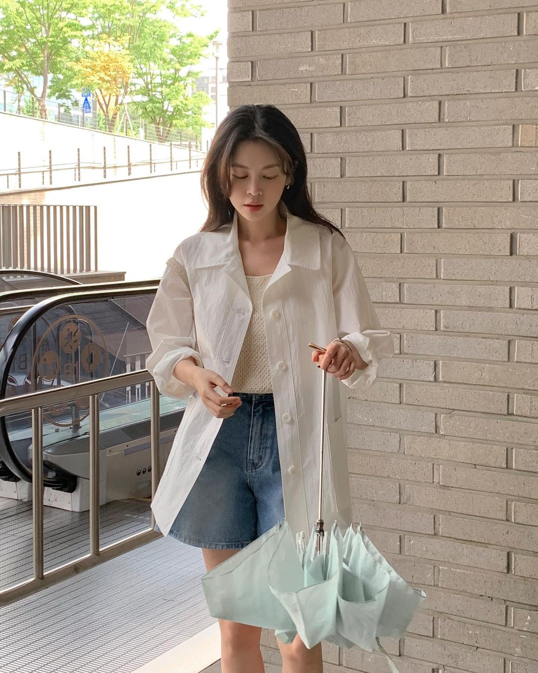 1 chiếc sơ mi trắng có thể diện tới 6 cách thanh lịch và ưng mắt-12