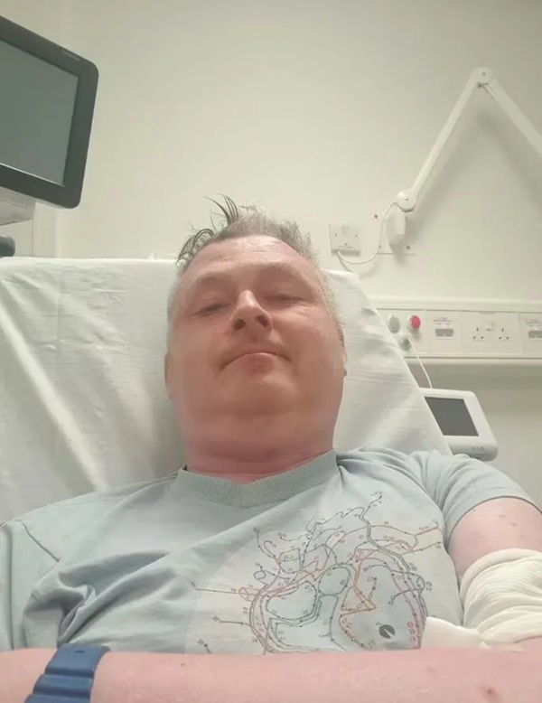 Người đàn ông 44 tuổi có 5 dấu hiệu ung thư, bỏ qua tất cả để rồi hối hận-2