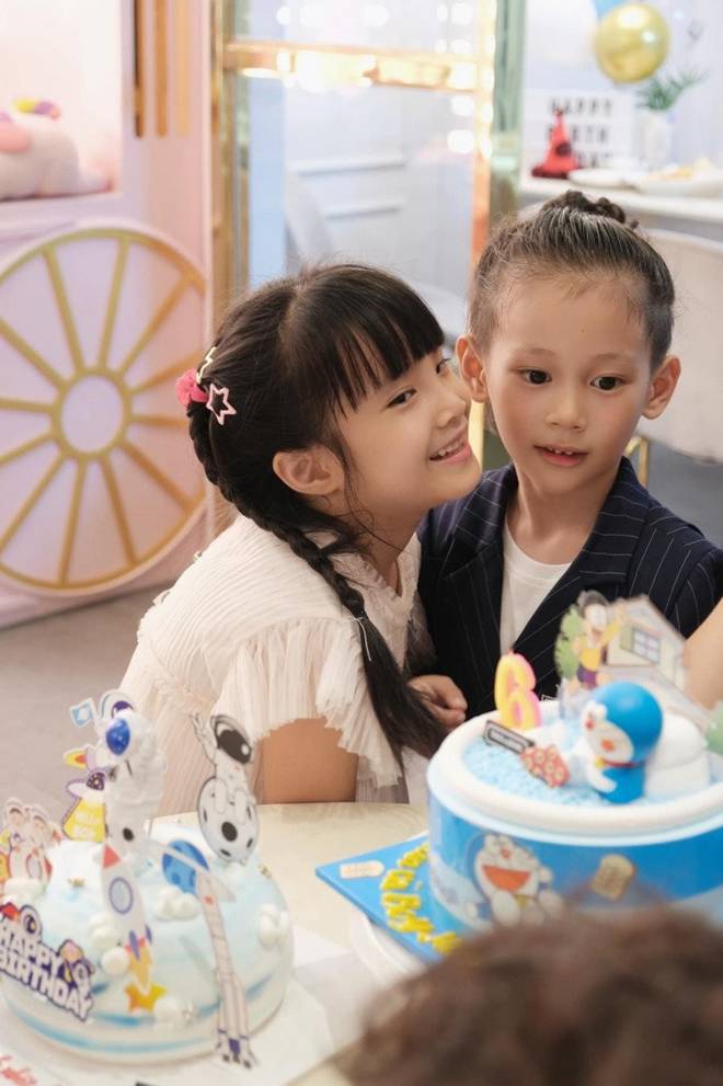 Con gái Diệp Lâm Anh mắt to 2 mí, từng được khen giống bố nay có góc nghiêng hưởng trọn nét đẹp của mẹ-3