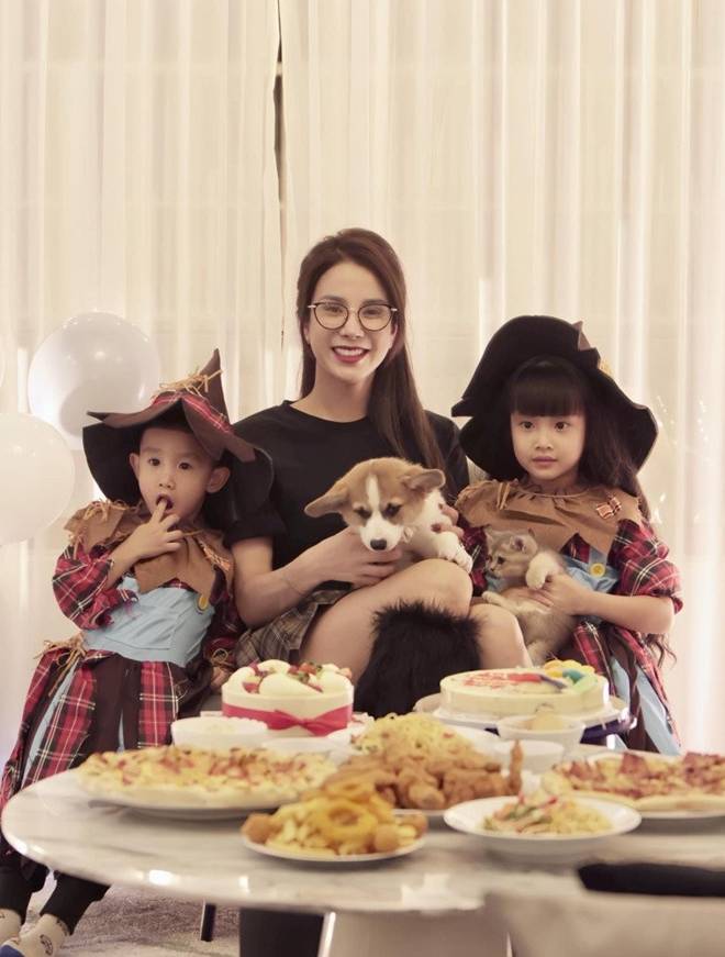 Con gái Diệp Lâm Anh mắt to 2 mí, từng được khen giống bố nay có góc nghiêng hưởng trọn nét đẹp của mẹ-11