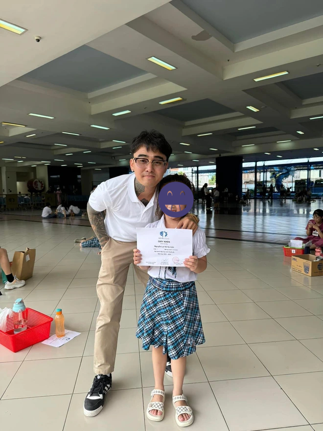 Đạt G đáp trả gắt khi netizen bình luận kém duyên con Đạt mà giống Hoài Lâm-1