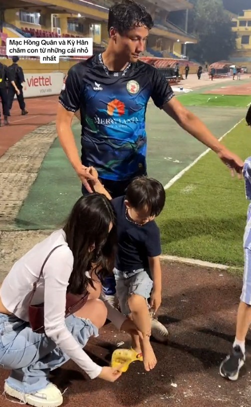 Gà cưng Vũ Khắc Tiệp chăm con quá khéo, bảo sao chồng Mạc Hồng Quân tự nguyện cho giữ hết tài sản-4