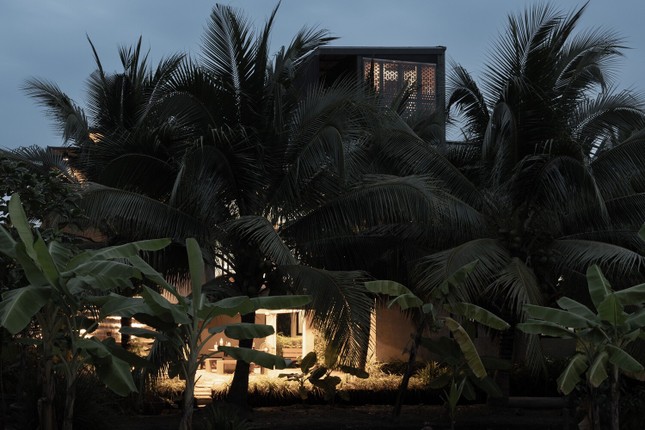 Ngôi nhà con gái xây tặng mẹ với tên gọi ‘nhà đom đóm’-15