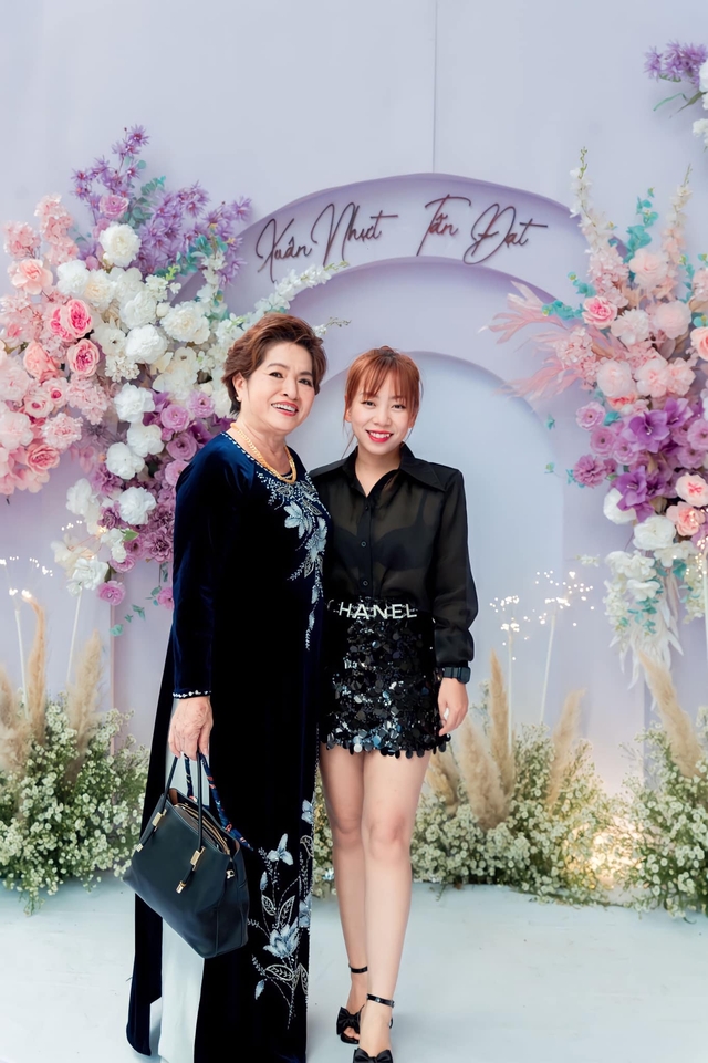 Con dâu 2 đời chồng, có 2 con riêng, bị tai biến vẫn được mẹ chồng yêu quý, tiền, vàng cho không tiếc-4