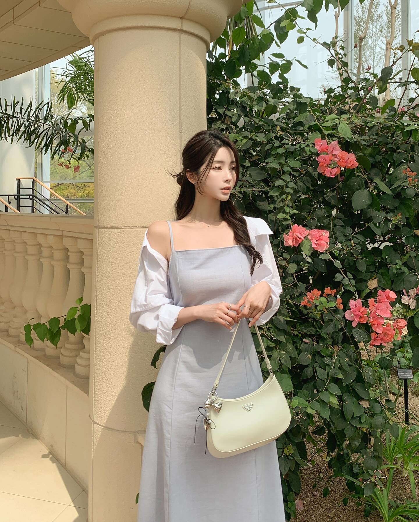 5 mẫu váy sáng màu nên sắm để trẻ trung, rạng rỡ suốt mùa hè-3