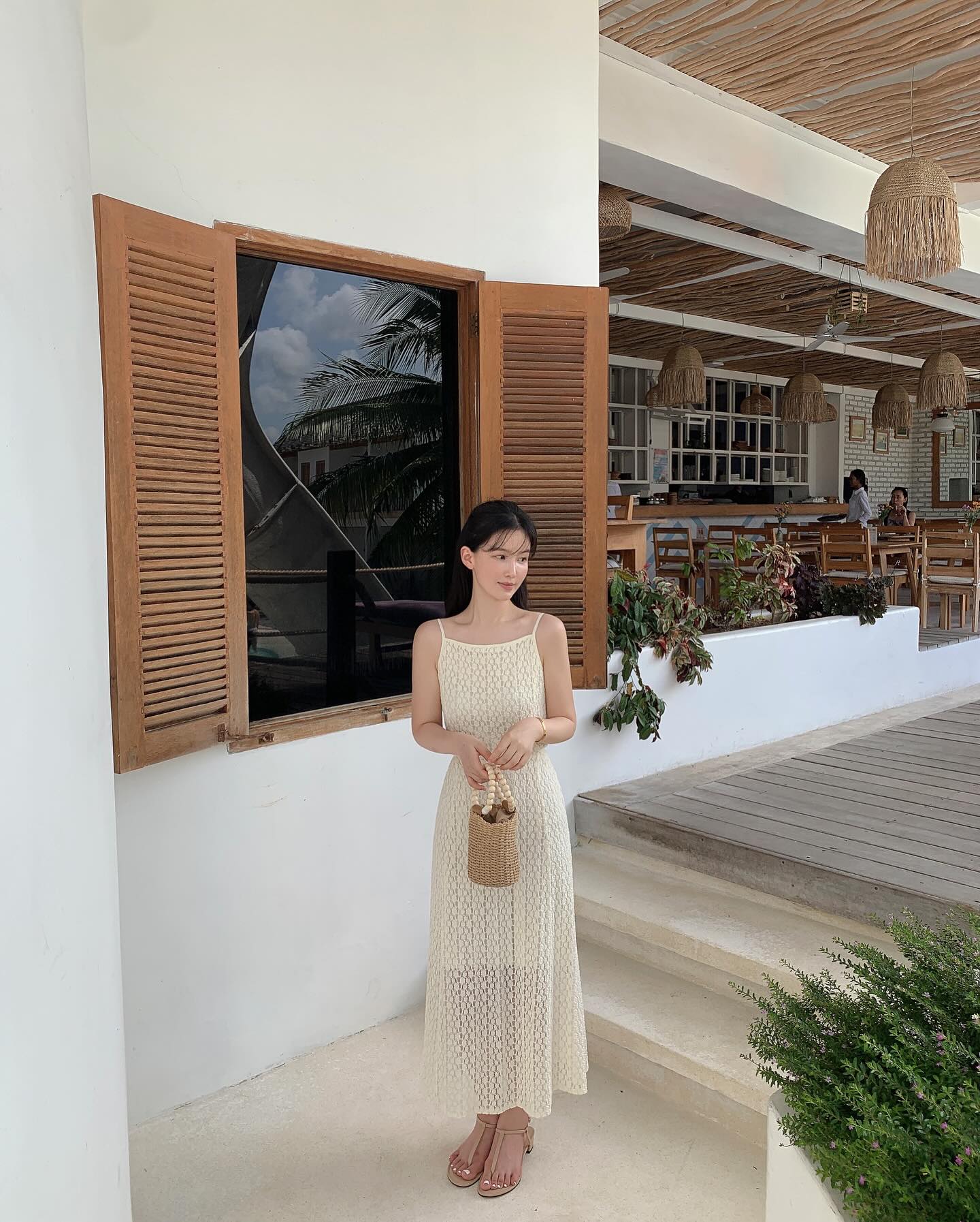 5 mẫu váy sáng màu nên sắm để trẻ trung, rạng rỡ suốt mùa hè-4