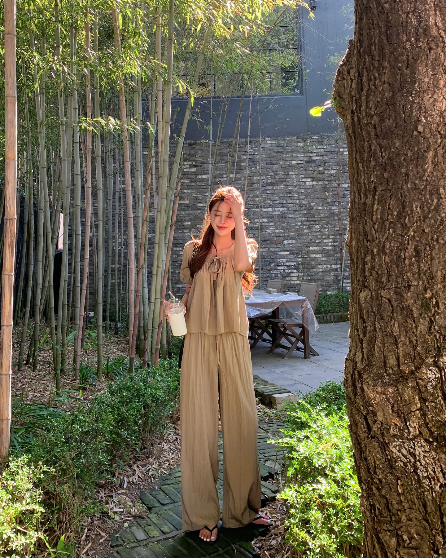 Gợi ý 5 công thức diện đồ nổi bật và ăn ảnh cho chuyến du lịch biển-3