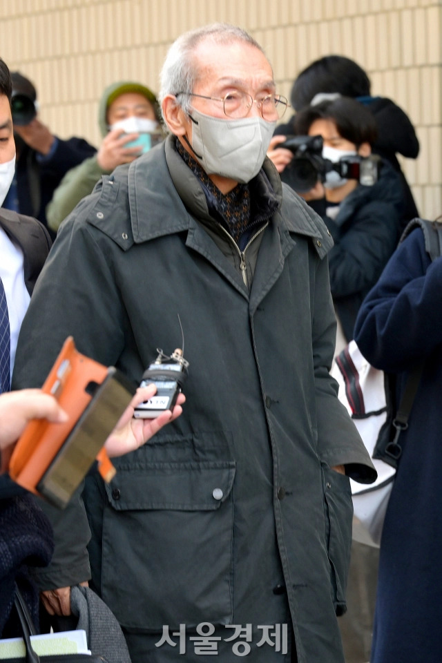 Trùm cuối Squid Game nhận án tù vì quấy rối tình dục, nay còn chịu thêm quả báo-4