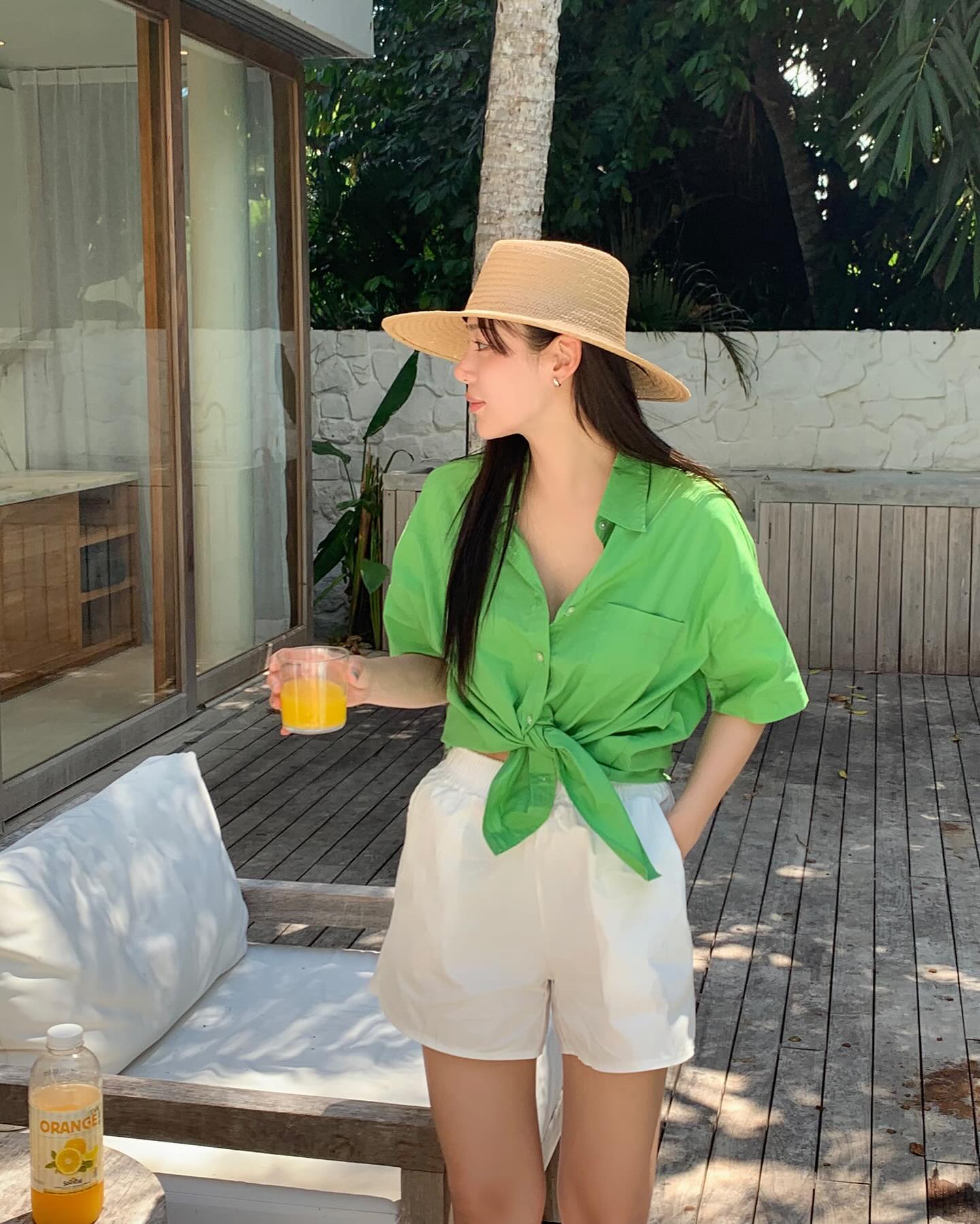 Gợi ý 5 công thức diện đồ nổi bật và ăn ảnh cho chuyến du lịch biển-5