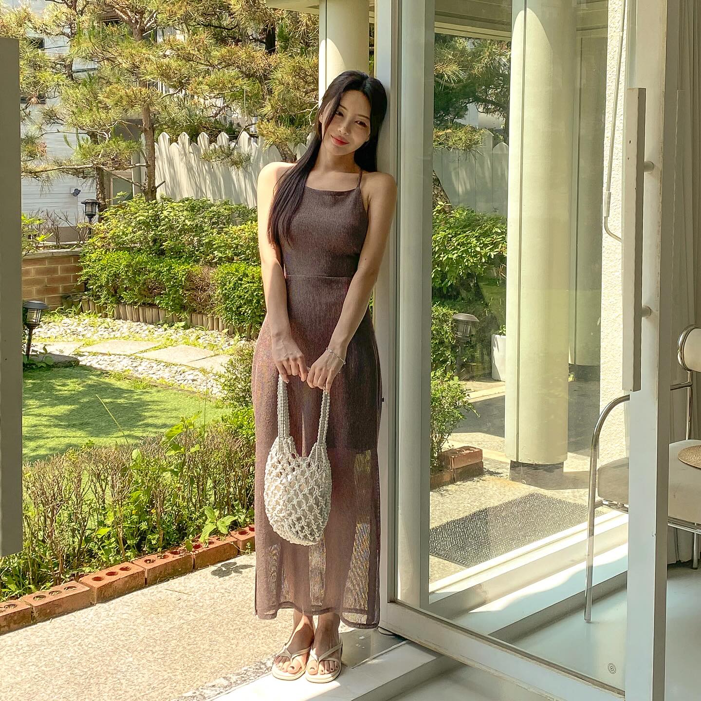 Gợi ý 5 công thức diện đồ nổi bật và ăn ảnh cho chuyến du lịch biển-7