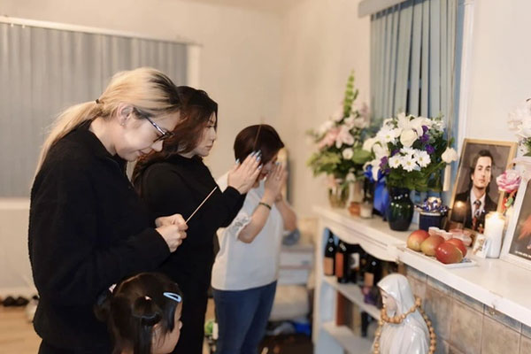 Thúy Nga: Tôi rất buồn và thương khi mẹ Đức Tiến không kịp sang Mỹ, mẹ không được nhìn con thì cũng bức xúc lắm-6