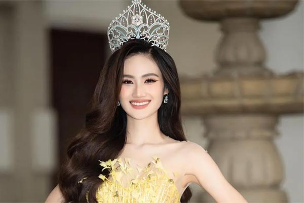 Hoa hậu Ý Nhi thay đổi thế nào khi rời Úc về nước để chuẩn bị thi Miss World?-4