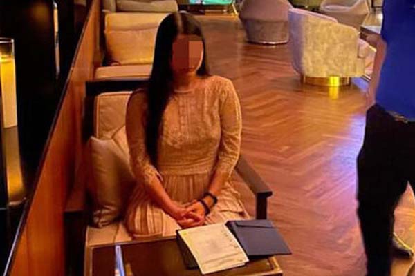 Đau xót khi con gái đòi phẫu thuật ngực để xoá đi ký ức bị xâm hại-2