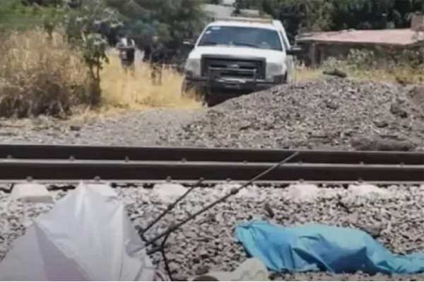 Bị hút vào đoàn tàu cao tốc khi đang chụp ảnh, nữ người mẫu chết thương tâm-1