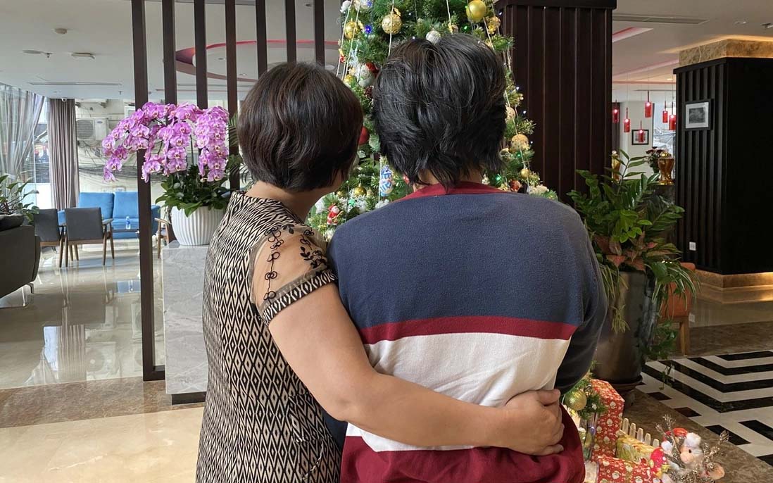 Đau xót khi con gái đòi phẫu thuật ngực để xoá đi ký ức bị xâm hại-1