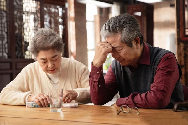 Thay người tình như thay áo, đại thiếu gia ăn chơi tới bến có ngày ngã ngựa cay đắng thế này-2