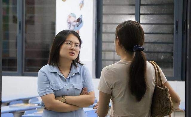 Con trai tôi xếp hạng nhất lớp dù điểm thi thấp, nhiều phụ huynh kiện cô giáo nhưng nghe lời giải thích thì xấu hổ-2