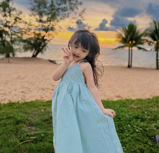 Con gái Đông Nhi đúng là đã nhặt hết nét đẹp bố mẹ, chụp bộ ảnh bên bãi biển mà đẹp tựa nàng thơ nhí-5