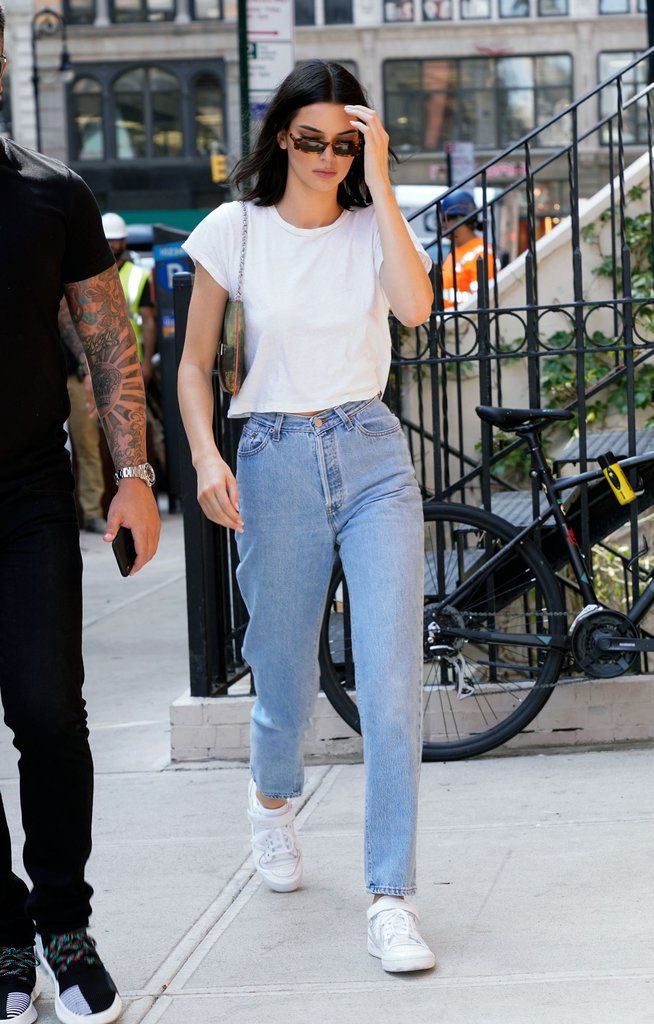 4 mẫu giày tối giản, phối được với mọi kiểu trang phục của Kendall Jenner-1
