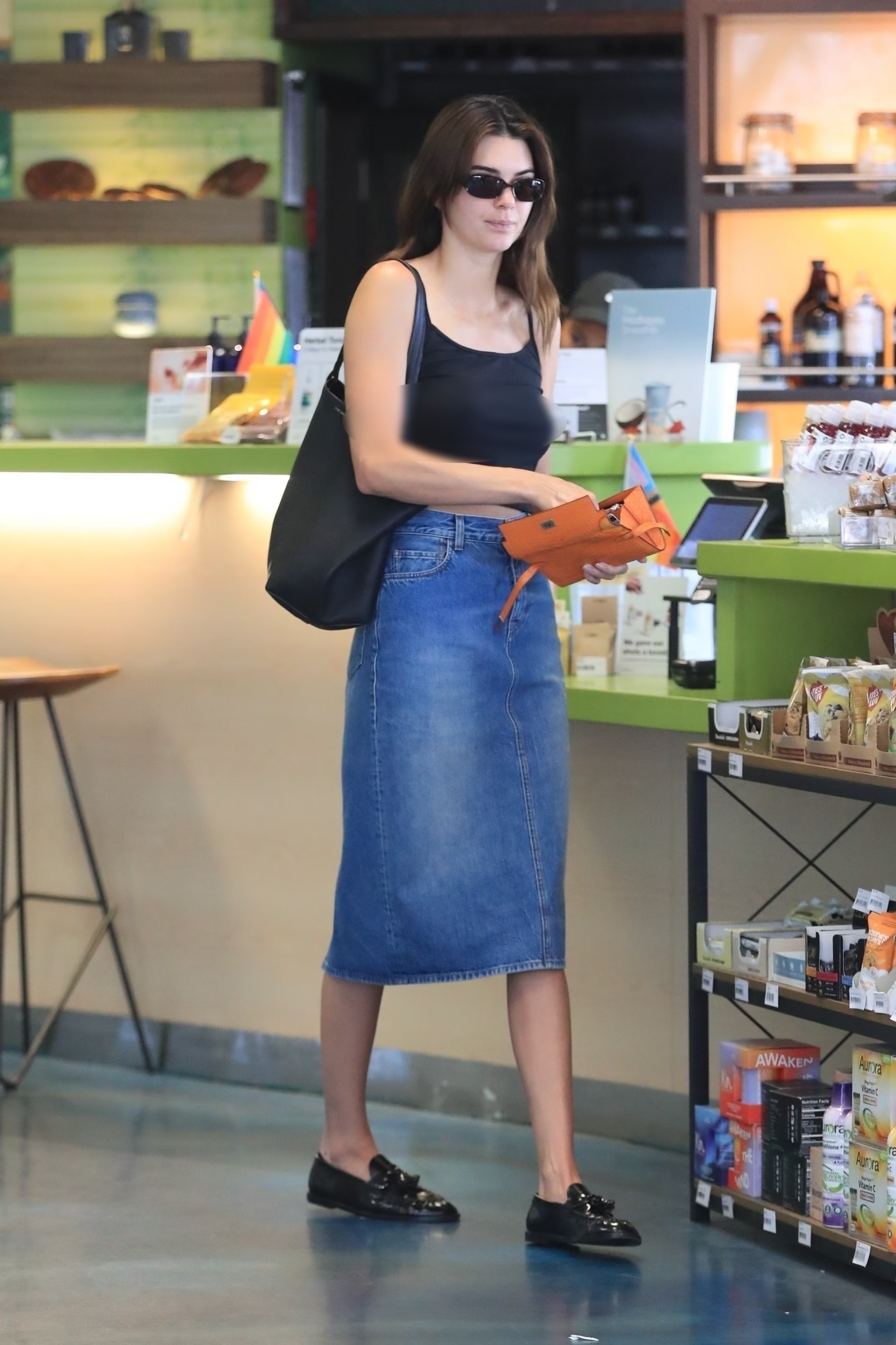 4 mẫu giày tối giản, phối được với mọi kiểu trang phục của Kendall Jenner-4