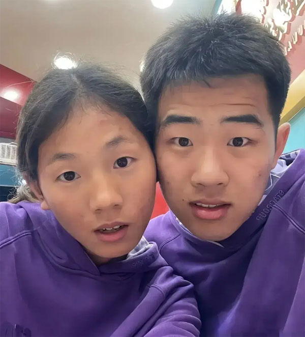 Cặp đôi nhìn giống hệt nhau được đề nghị xét nghiệm ADN, kết quả bất ngờ-1