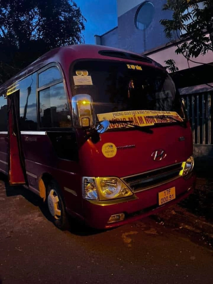 Cộng đồng mạng bàng hoàng, thương xót bé trai 5 tuổi tử vong vì bị bỏ quên trên xe đưa đón: Trời nóng như vậy sao con chịu nổi-1