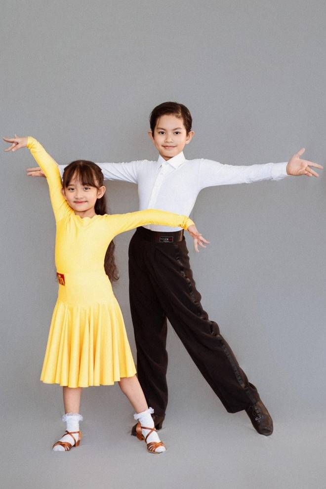 Phan Hiển thừa nhận khó đạt ước mơ cao 1m8, bị vợ Khánh Thi chê lùn nhưng đẻ 3 con đều đã mắt-8