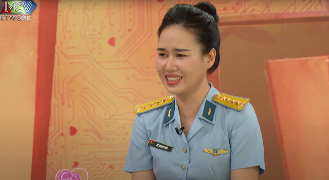 Nữ đại úy yêu đồng nghiệp của bố, lần đầu gặp mặt đã vội chê, 1 năm sau thế cờ lật ngược-1