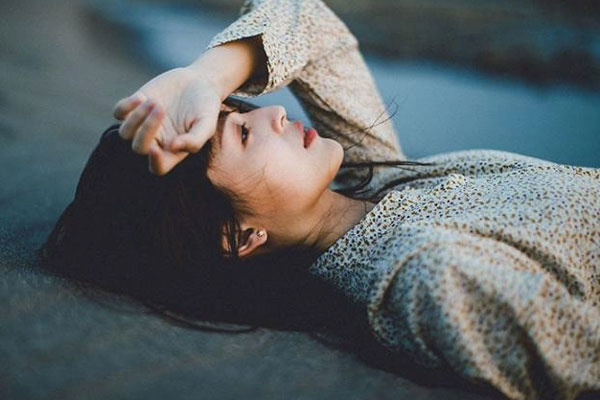 Thân thiết với cô hàng xóm trẻ xinh, vợ không ngờ chính mình tiếp tay cho chồng ngoại tình-2