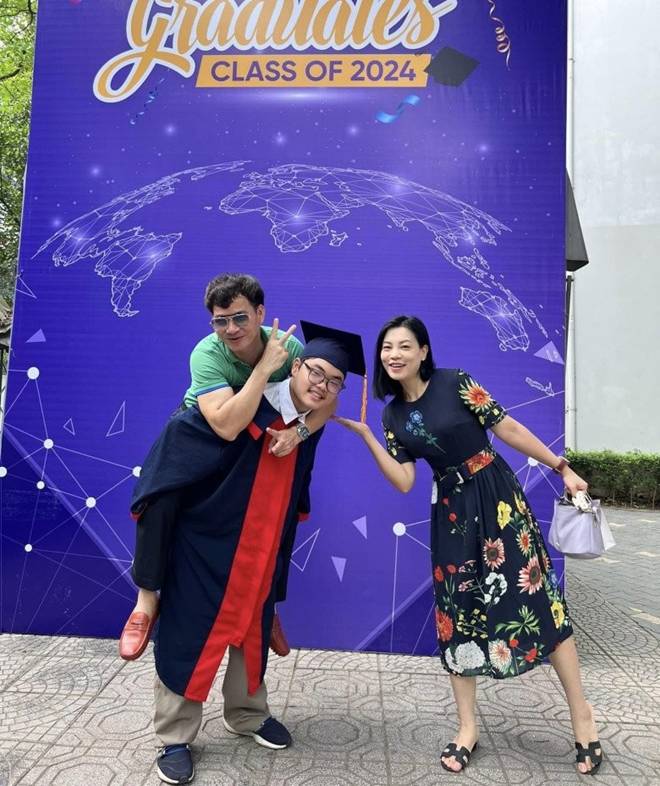 Bi Béo nhà Xuân Bắc to cao sừng sững bên bố mẹ trong lễ trưởng thành, cõng bố ngon ơ trên vai-2