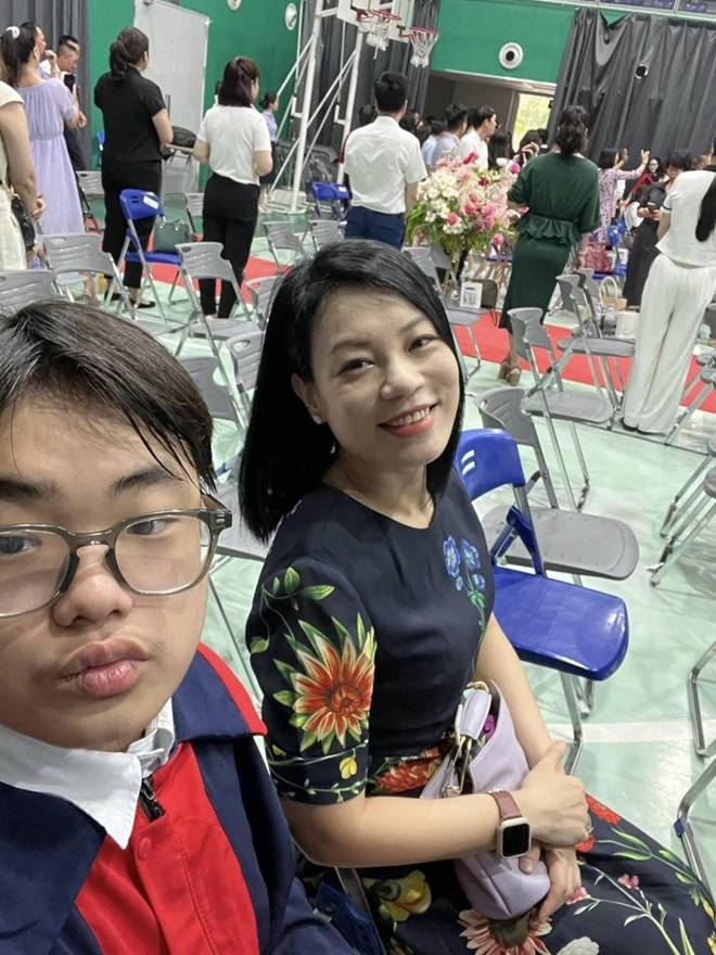 Bi Béo nhà Xuân Bắc to cao sừng sững bên bố mẹ trong lễ trưởng thành, cõng bố ngon ơ trên vai-5