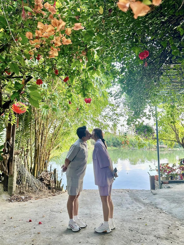 Sao nam đình đám bậc nhất showbiz Việt: Lắm thị phi, cưới 8 năm chưa có con vẫn mặn nồng bên vợ hơn tuổi-6