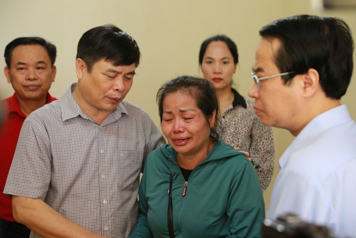 Bà ngoại khóc nghẹn, đau đớn kể lại giây phút phát hiện cháu trai tử vong trên xe đưa đón-3