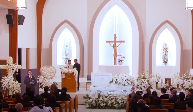 Lễ tang diễn viên Đức Tiến ở Mỹ: Thanh Thảo bật khóc, nhiều nghệ sĩ nghẹn ngào đến tiễn biệt-9